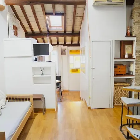 Trastevere Lovely Loft Daire Roma