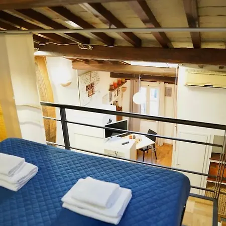 Daire Trastevere Lovely Loft *